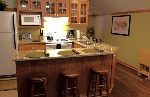 Bayfield Cottage | Superior Horizons Carriage House Next to the Apostle Islands
