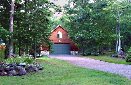 Bayfield Cottage | Superior Horizons Carriage House Next to the Apostle Islands
