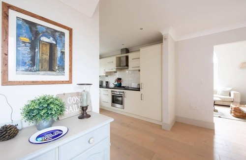 West Wittering House | Superior house for 6, near beach w/parking/garden