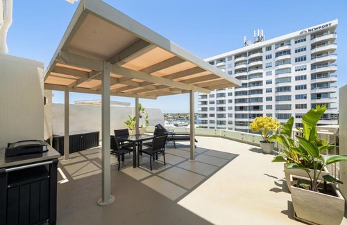 Mooloolaba Apartment | Superior One-Bedroom Penthouse & Rooftop Sandcastles Resort