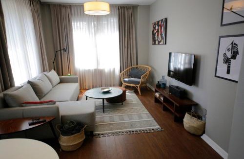 Gumussuyu Mahallesi Apartment | Superior refurbished flat in the heart of Istanbul