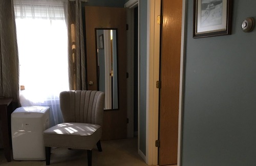 Williston North House | Superior Suite with Queen Bed, Living Room, Kitchen, Private bathroom