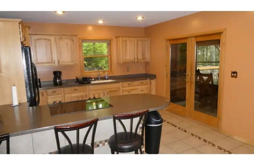 Atlantic Mine House | Superior Sunset Getaway