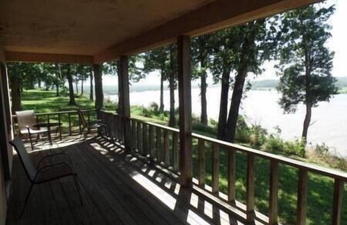 Golconda House | Superior Two Bedroom Retreat w/Full Kitchen for the Family