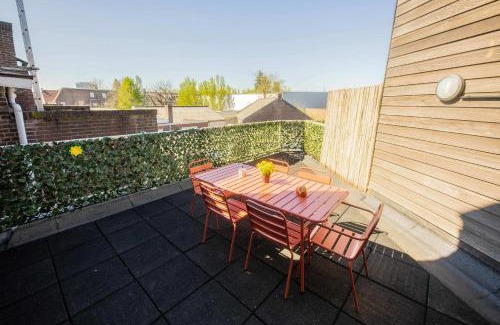 Stratum Apartment | Supreme 75m2 Two-Bedroom Apartment - VW142