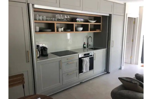 Westbourne Apartment | Sur la Mer - luxury beach retreat