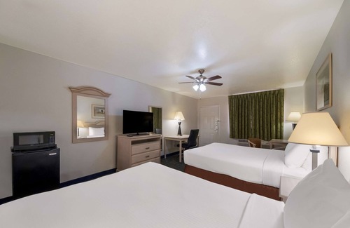 Falfurrias Hotel | SureStay Hotel by Best Western Falfurrias