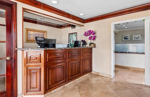 Sunset Park Hotel | SureStay Hotel by Best Western Santa Monica
