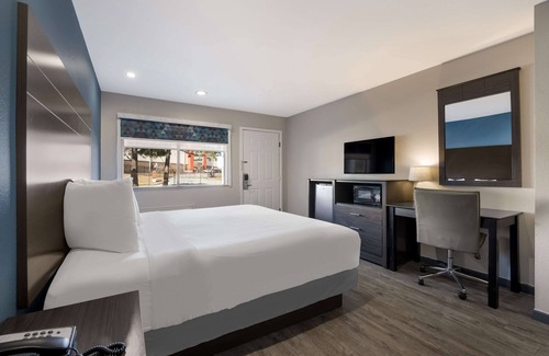 Spring Hotel | SureStay Hotel by Best Western Spring North Houston