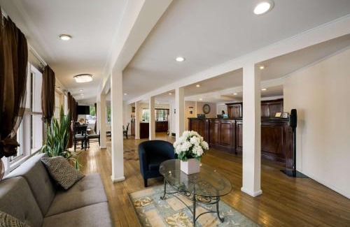 Woodbury Hotel | SureStay Plus by Best Western Woodbury Inn