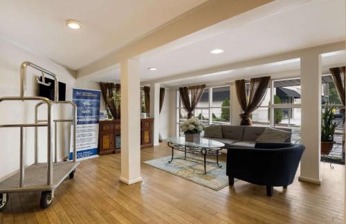 Woodbury Hotel | SureStay Plus by Best Western Woodbury Inn