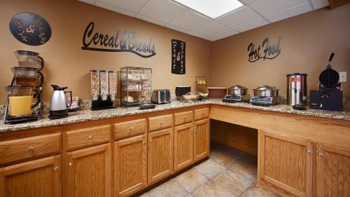 Poteau Hotel | SureStay Plus Hotel by Best Western Poteau
