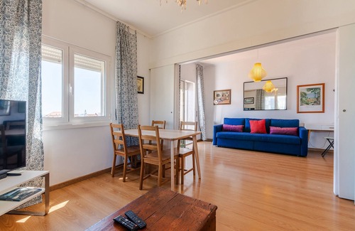 Paco De Arcos Apartment | Surf and beach just 3 min away walking