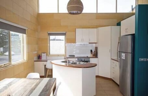 Port Campbell Villa | Surf break at Bayview villas SEA VIEW