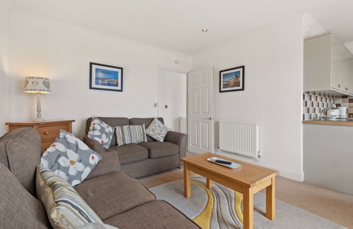 Penally Apartment | Surf Deck - Lovely Apartment, Spectacular Coastal Views, Short Walk to Beach