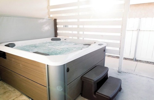 Clairemont House | Surf Farm House with backyard Oasis and Jacuzzi!