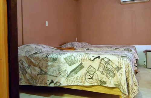 San Pedro Huamelula Cabin | Surf, rest, Repeat. 10 min walk from the beach.