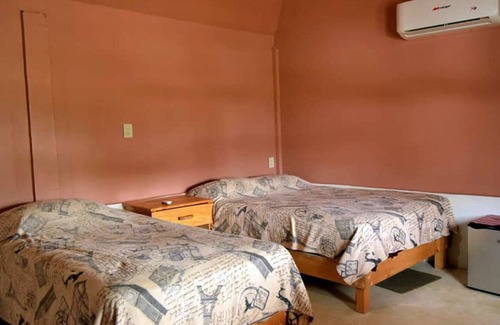 San Pedro Huamelula Cabin | Surf, rest, Repeat. 10 min walk from the beach.