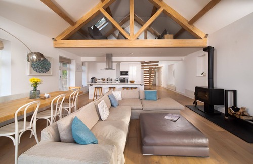 Lynmouth Cottage | Surf View, a luxury 3 bedroom holiday apartment in Lynmouth, North Devon sleeping six.