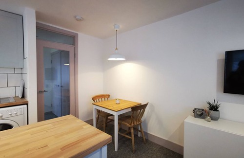 Wittering Apartment | Surfer's Retreat
