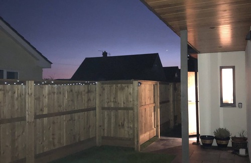 Porthcawl House | Surfers Lodge, Rest Bay, Porthcawl