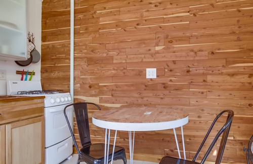 Olde Carlsbad Apartment | Surfers Pearl in quiet and Sunny Carlsbad. Close to Oceanside