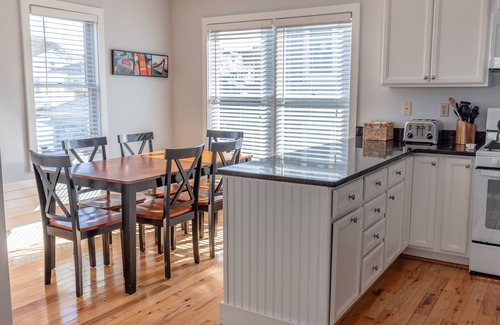 Easton's Point House | Surfside! Fantastic Beach House, Near Restaurants, Cliff Walk, Close to Downtown