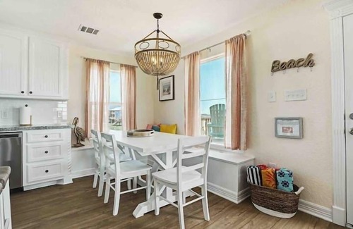 Surfside Beach House | 🌴Surfside Paradise #5-Amazing views, lift, EV chg🌴