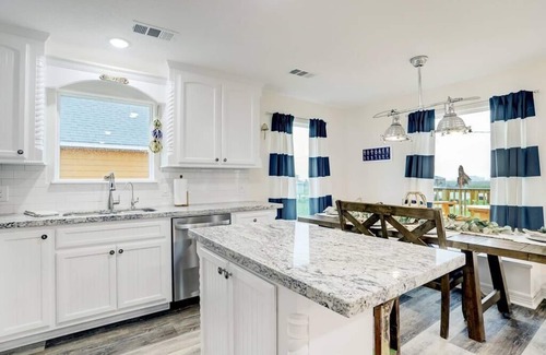 Surfside Beach House | 🌴Surfside Paradise #6-Amazing views, lift, EV chg🌴
