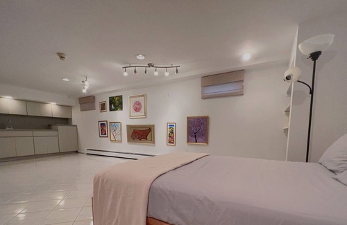 Franklin Lakes House | Surrounded by Lakes, Nature Preserves & Ski Area! 30min to NYC, Woodbury Commons