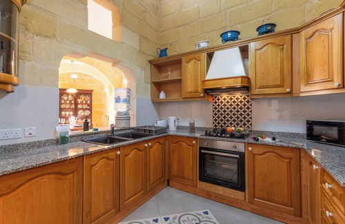 Kercem House | Surwig Gozitan Villa & Pool, Kercem Gozo, Malta