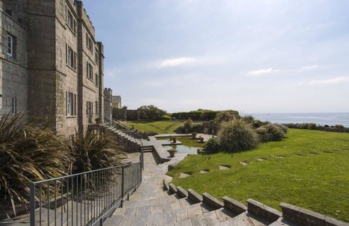 Saint Erth Praze Cottage | SUSANNAS APARTMENT, family friendly, with a garden in Rosudgeon