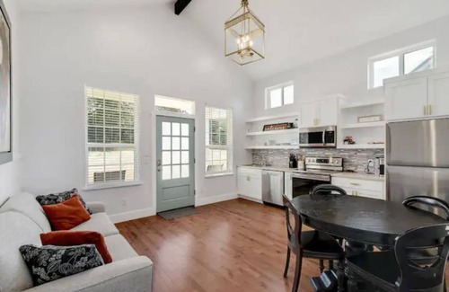 Dripping Springs House | "Susie" Hillside Farmhouse Bungalow on 30 Acres. Views! Dripping Springs TX