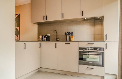 The Hague Center Apartment | Sustainable Stay with Terrace