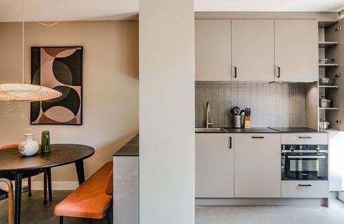 The Hague Center Apartment | Sustainable Stay with Terrace