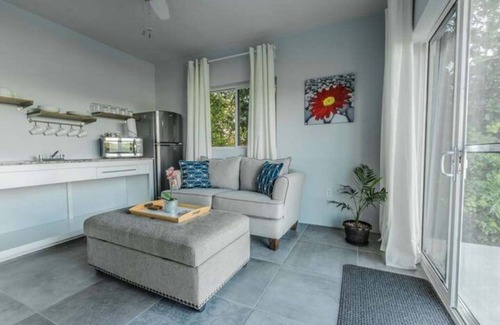 San Ignacio House | Suzie's Hilltop Estate
