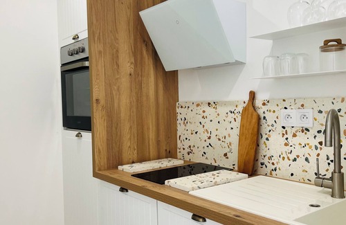 Tizac-de-Curton Apartment | SUZON apartment, pool view. Between Bordeaux and Saint Emilion.