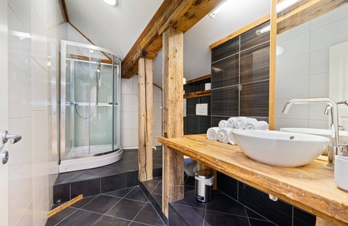 Averoy Municipality House | Sveggvika Guesthouse