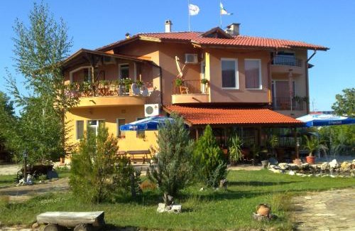 Vurshets House | Sveti Georgi Family Hotel