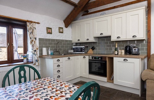 Pyle Apartment | Swallow Cottage - 1 Bedroom - sleeps 3