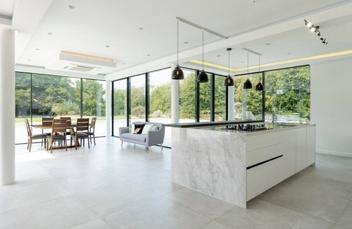 Rugby House | Swallow Fields Old Barn | Elegant Luxury Barn by Eason Stays