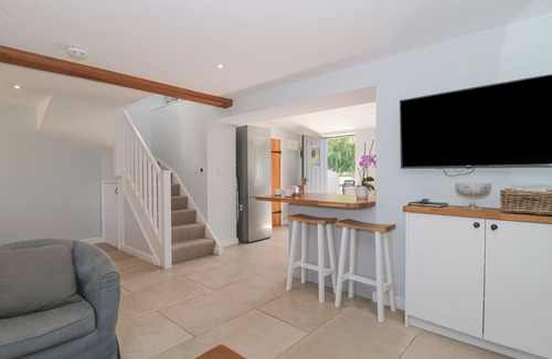 South Leigh Cottage | Swallows, 1 The Old Stables
