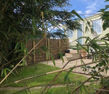 Llandissilio West House | Swallows Return