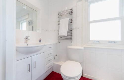 Hillingdon House | Swan Guest House LONDON - HEATHROW