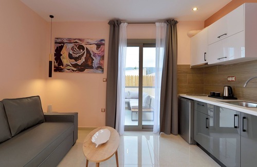 Loutra Oraias Elenis House | Swan Paradise Residences