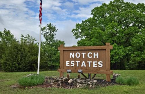 Notch Estates Apartment | Swan's Woodland Getaway Condo