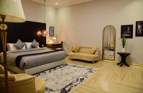 Johar Town Hotel | Swan Suites