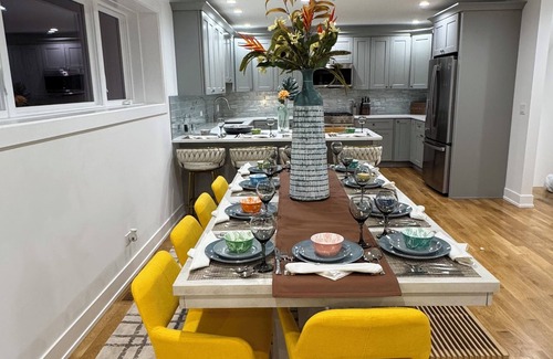 Forest Park House | Swanky Rooftop, Birthday, Anniversary sleeps 16