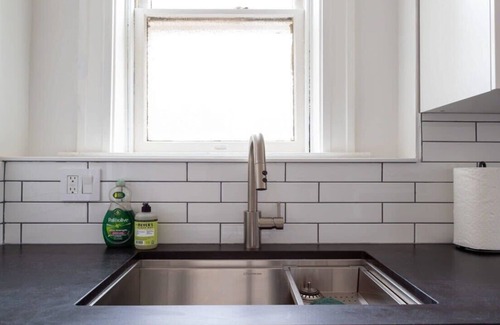 Shaw Apartment | Swanky Shaw 2BR w/Office/ABODEbucks