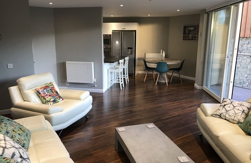 Blackburn Apartment | Swanston Cinema Apartment